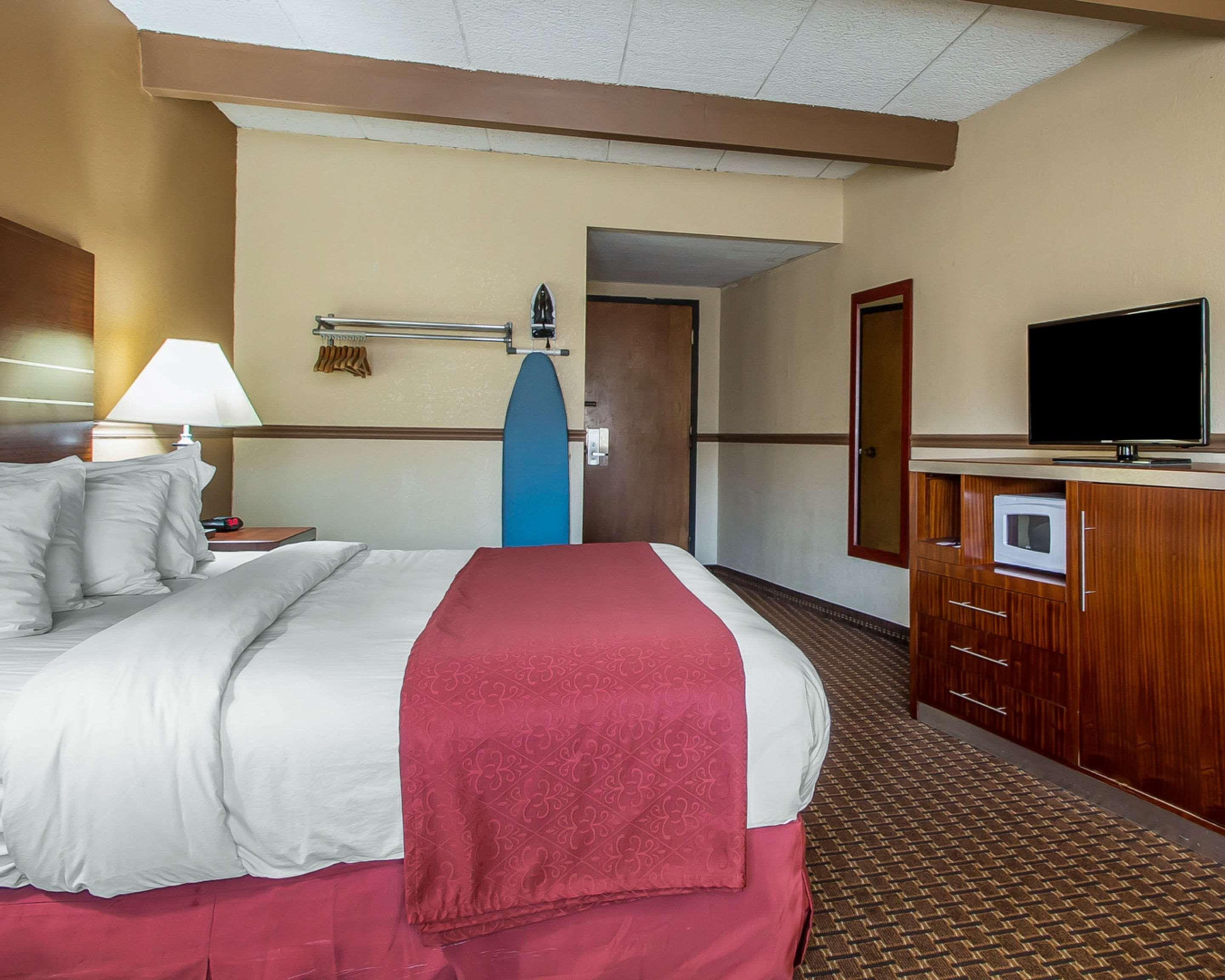 Quality Inn East Dubuque Exteriör bild
