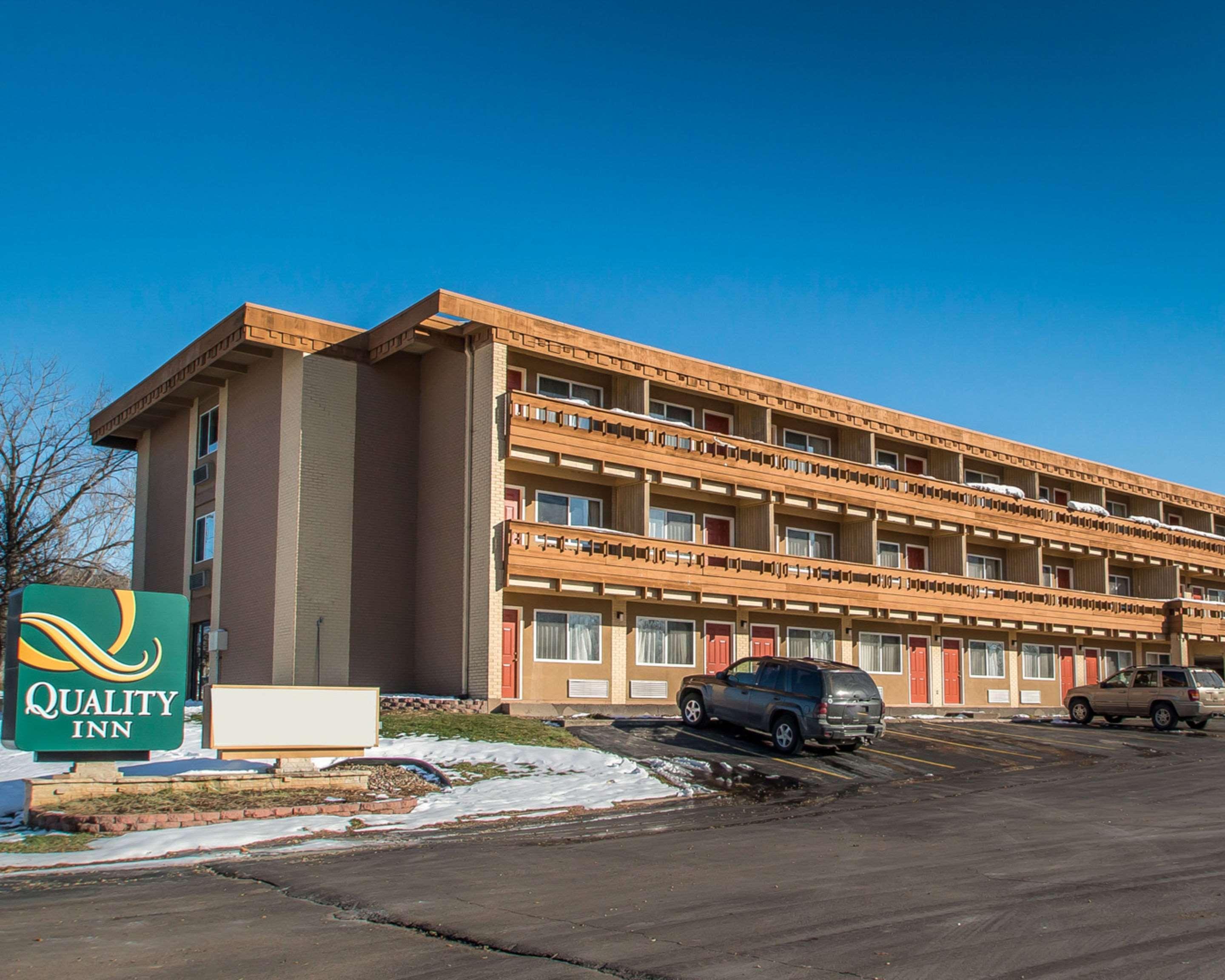 Quality Inn East Dubuque Exteriör bild