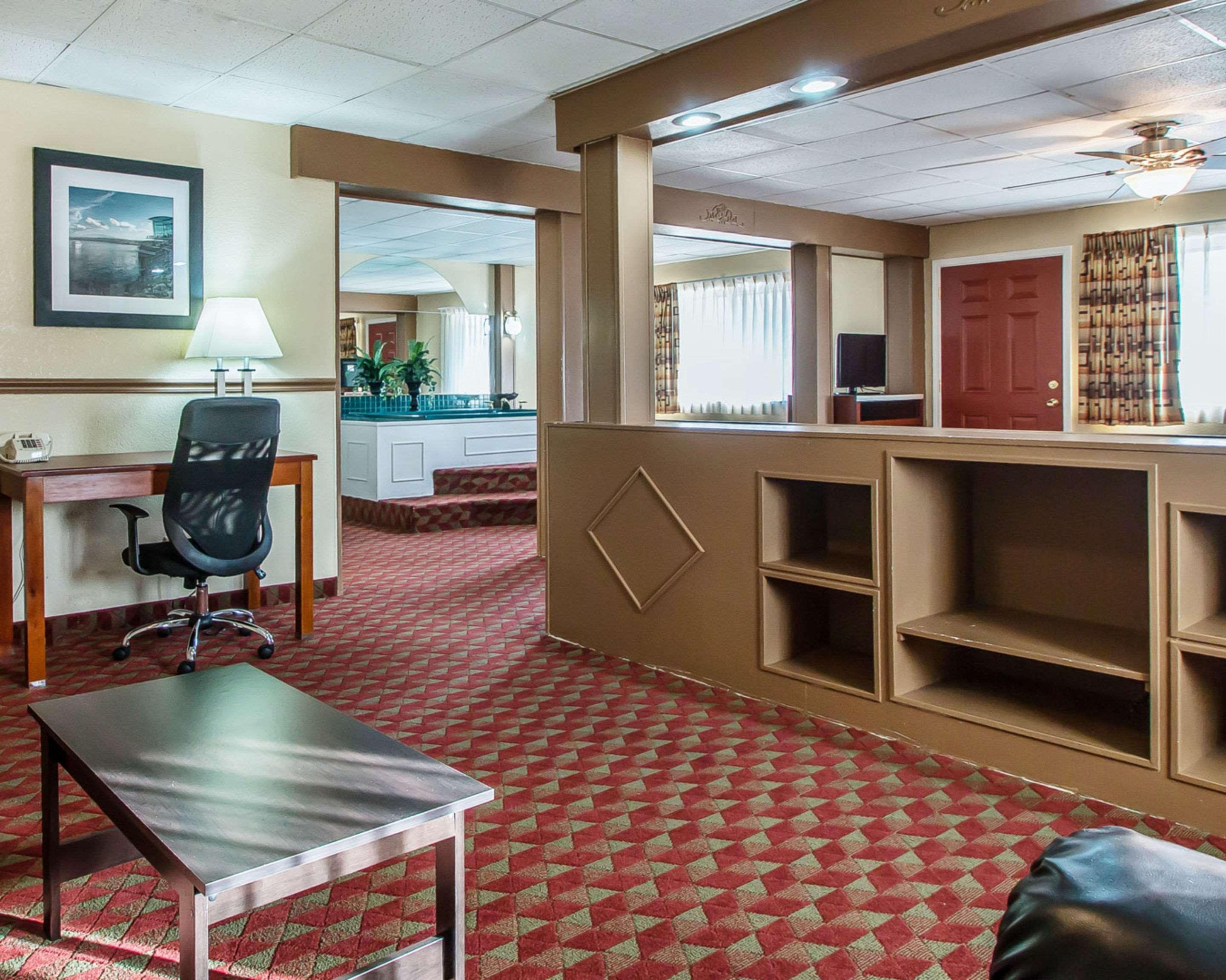 Quality Inn East Dubuque Exteriör bild
