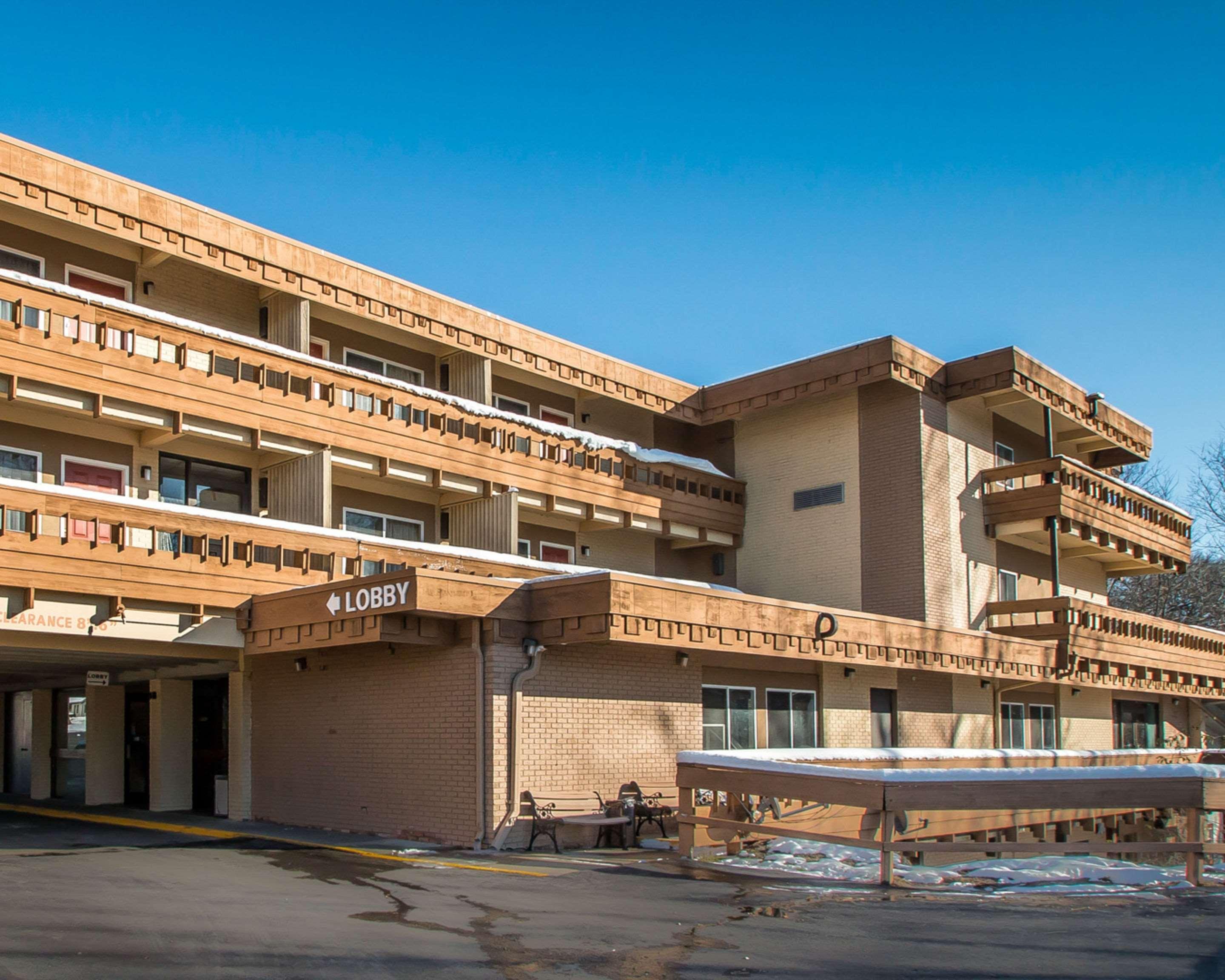 Quality Inn East Dubuque Exteriör bild
