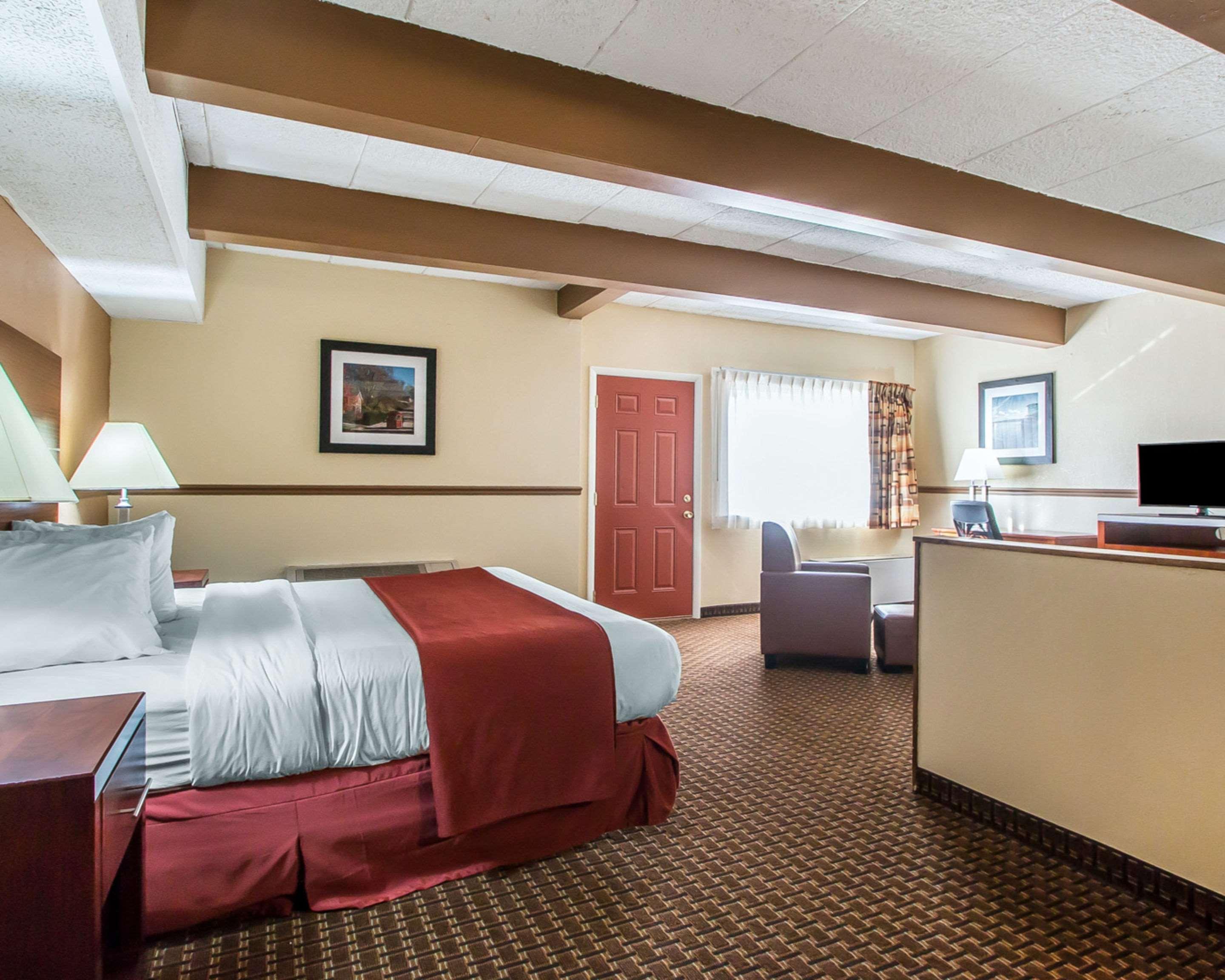 Quality Inn East Dubuque Exteriör bild