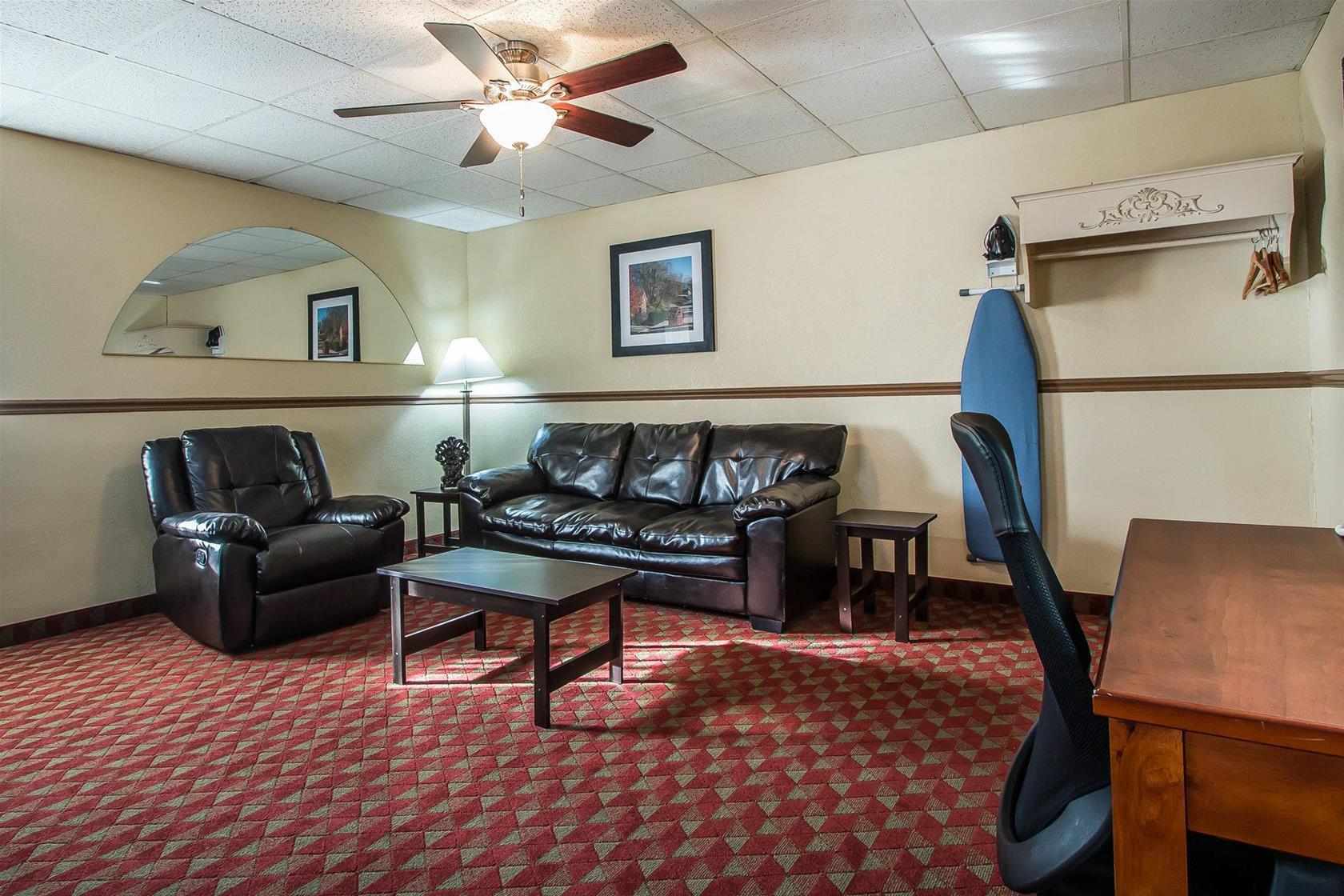 Quality Inn East Dubuque Exteriör bild