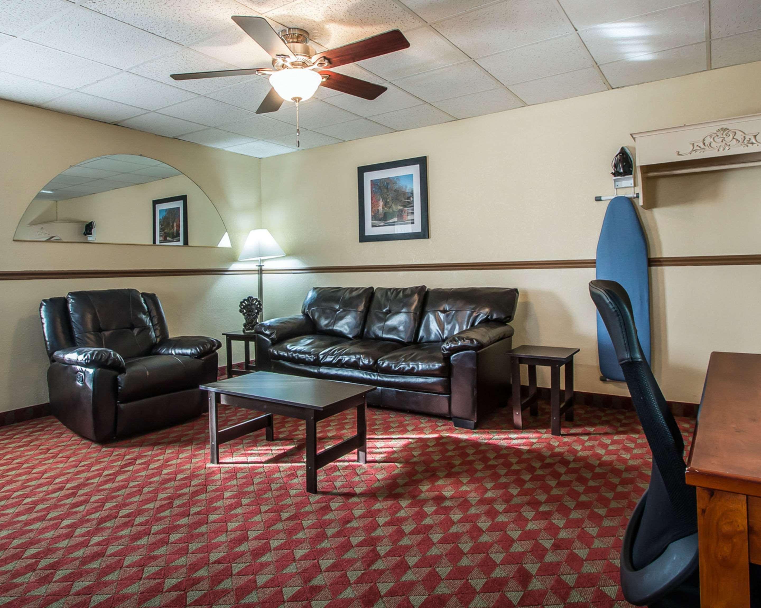 Quality Inn East Dubuque Exteriör bild