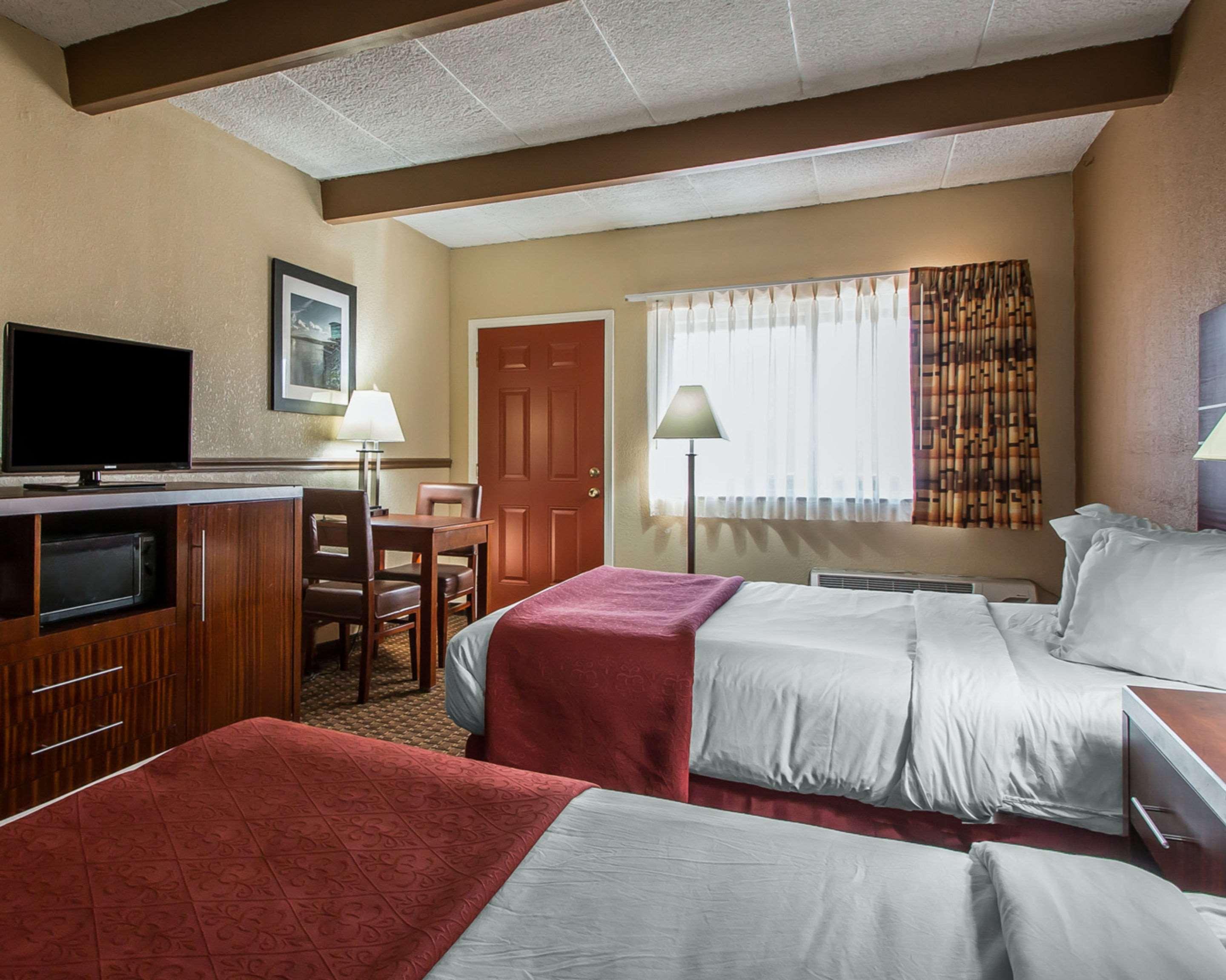 Quality Inn East Dubuque Exteriör bild