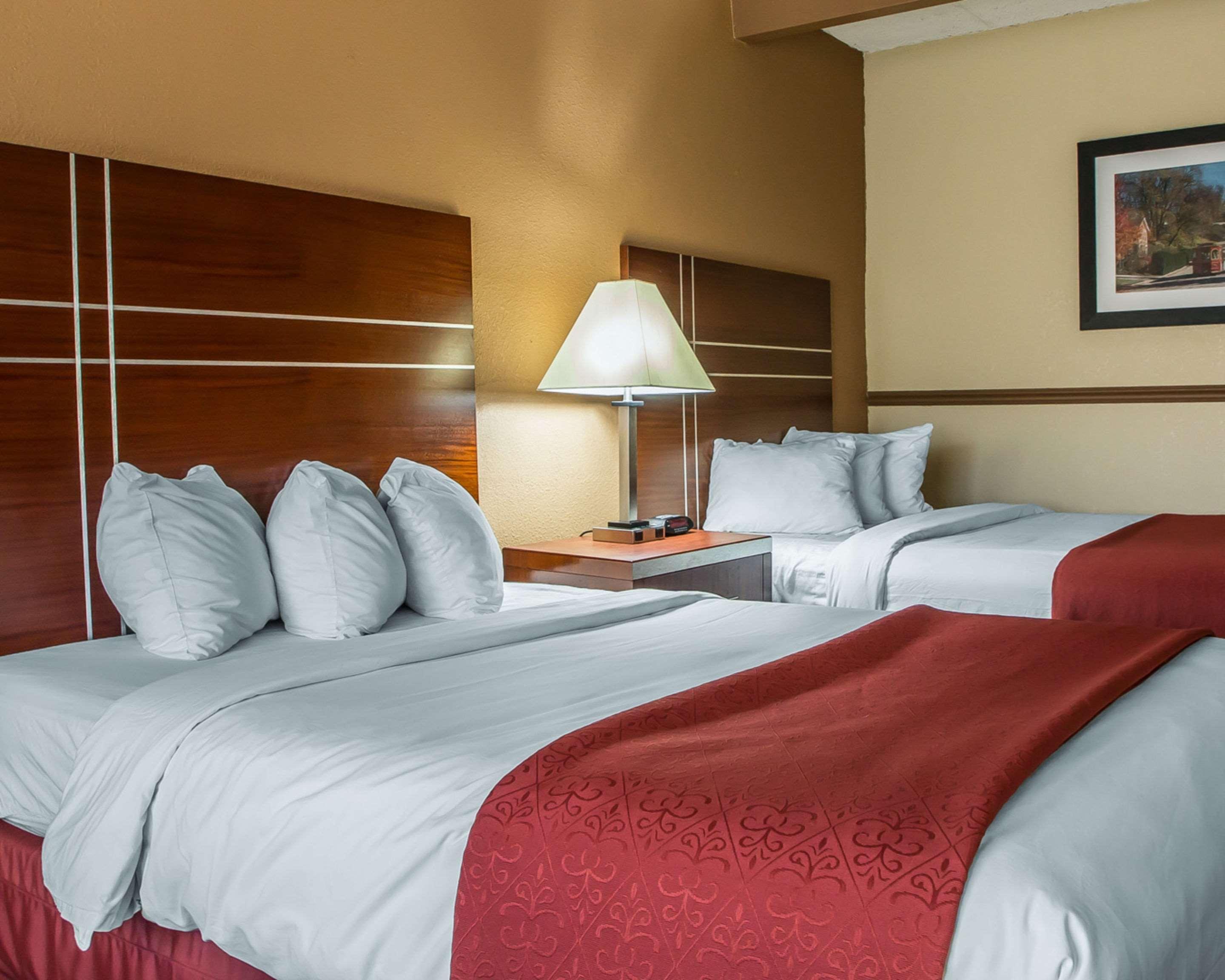 Quality Inn East Dubuque Exteriör bild