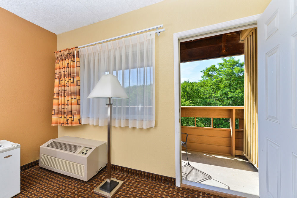 Quality Inn East Dubuque Exteriör bild