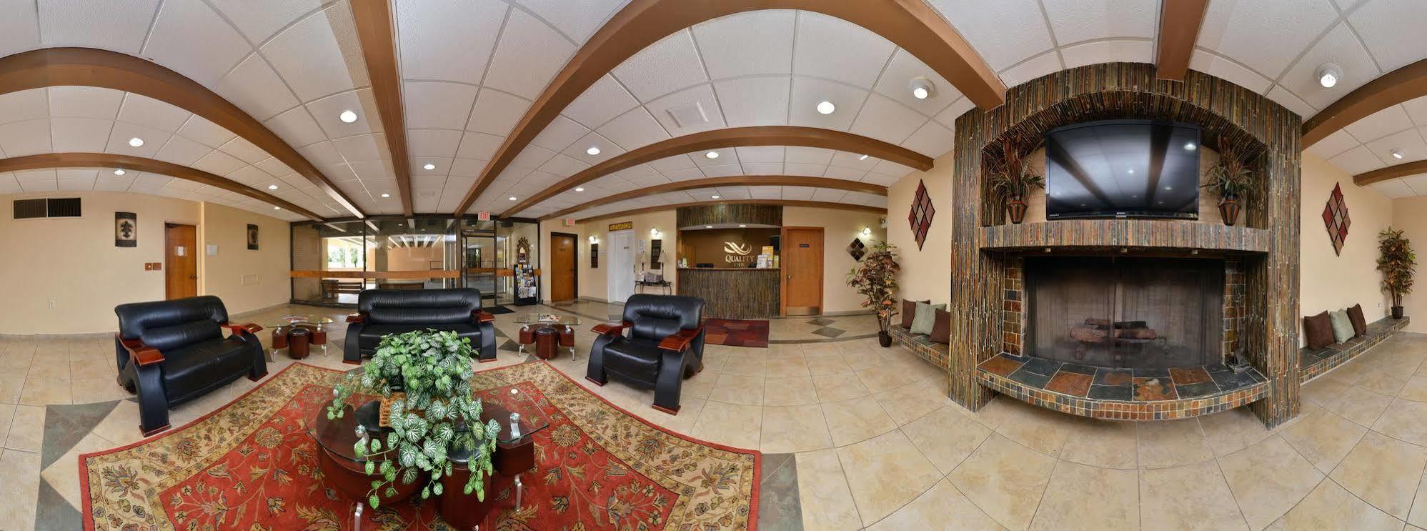 Quality Inn East Dubuque Exteriör bild